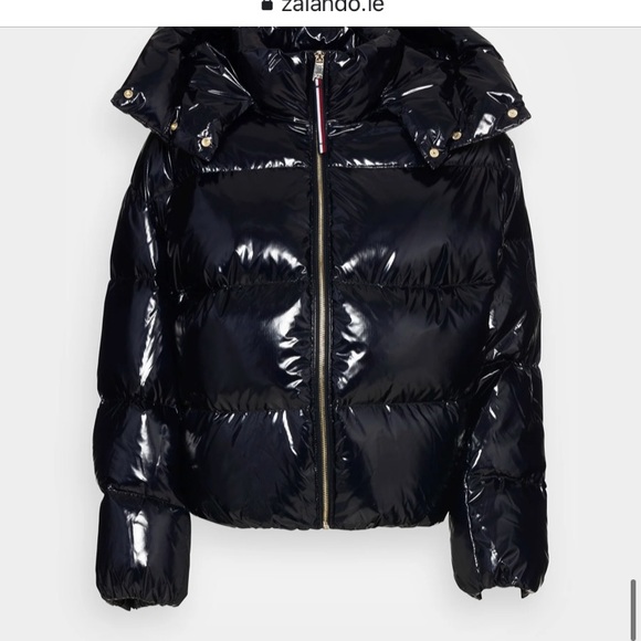 Tommy Hilfiger puffer jacket ❤️🤍💙 - Picture 2 of 8